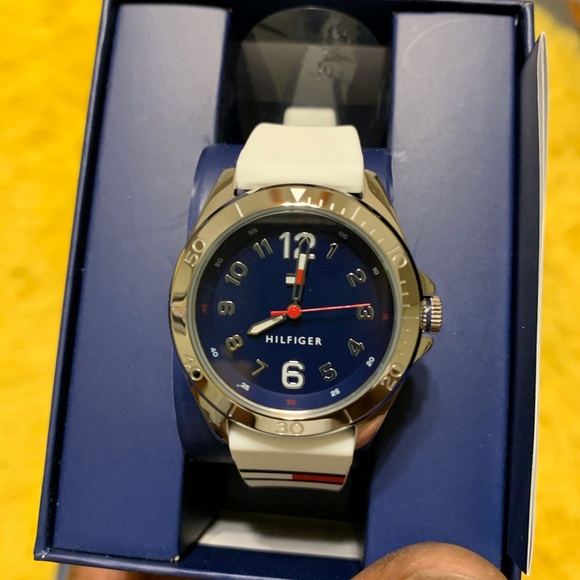 Tommy Hilfiger designer sport watch - Picture 3 of 4